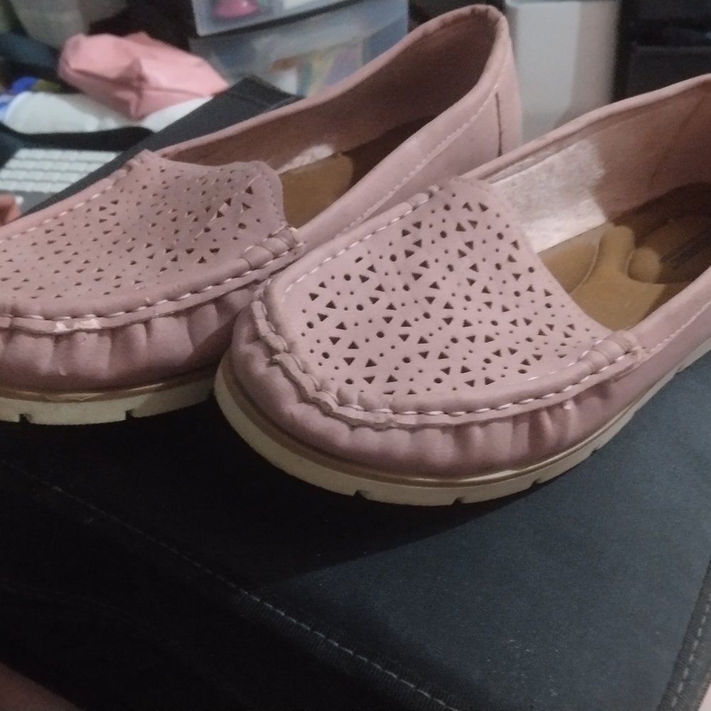 Jabasic Women's Pink Perforated Loafers